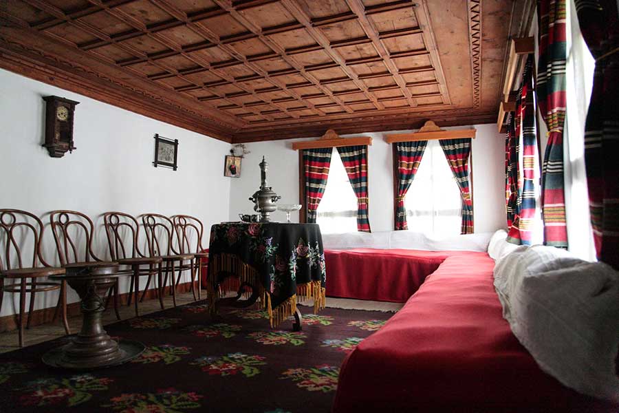 Complejo Etnográfico Kulata Vista del complejo etnográfico Kulata, parte del museo histórico Iskra.